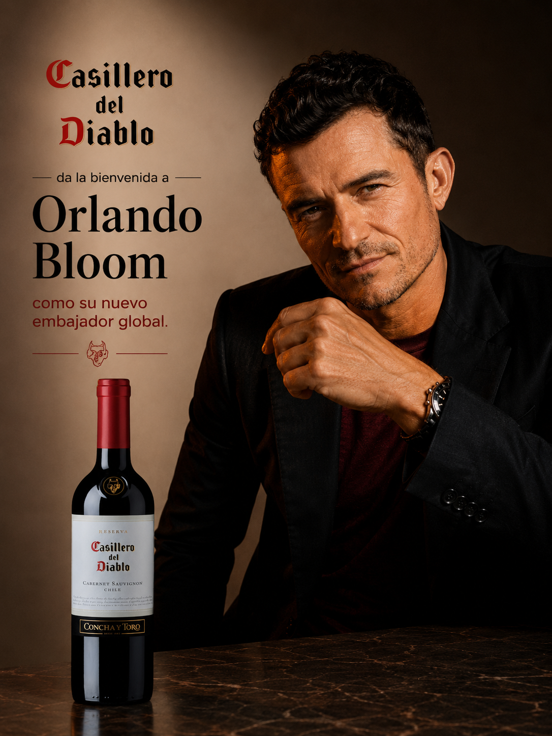 Orlando Bloom junto a botella de vino Casillero del Diablo